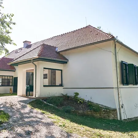 Villabogart Eskuevo-Es Rendezvenyhelyszin * Alsobogat