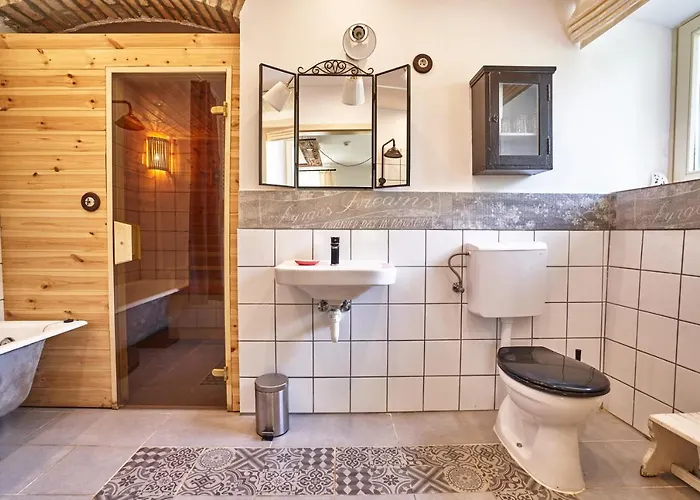 Villabogart Eskuevo-es Rendezvenyhelyszin Feriehus *