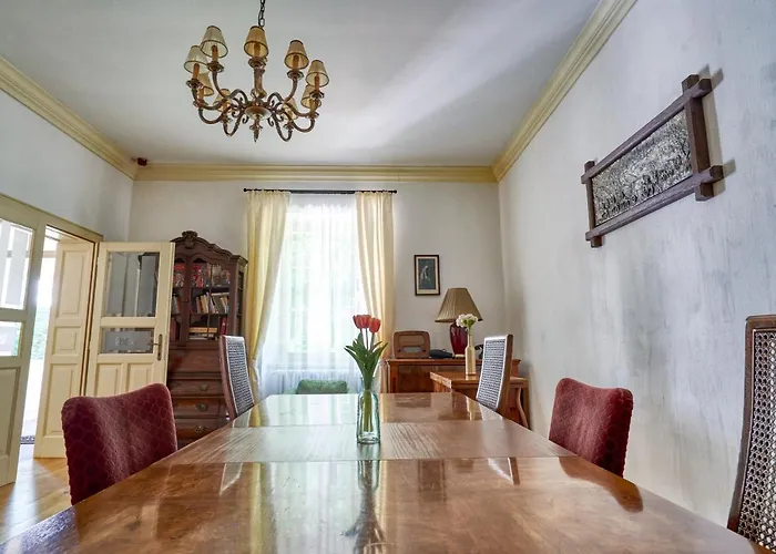 Villabogart Eskuevo-es Rendezvenyhelyszin Feriehus