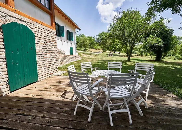 Villabogart Eskuevo-es Rendezvenyhelyszin Feriehus